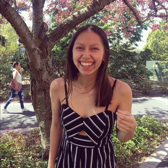 Meet your Posher, Gabi - Picture 2 of 4